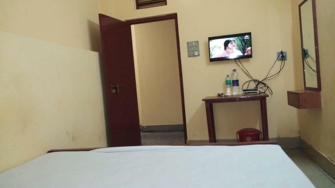Narendra Niketan Hotel Kolkata Exterior photo