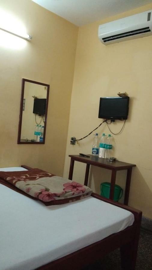 Narendra Niketan Hotel Kolkata Exterior photo